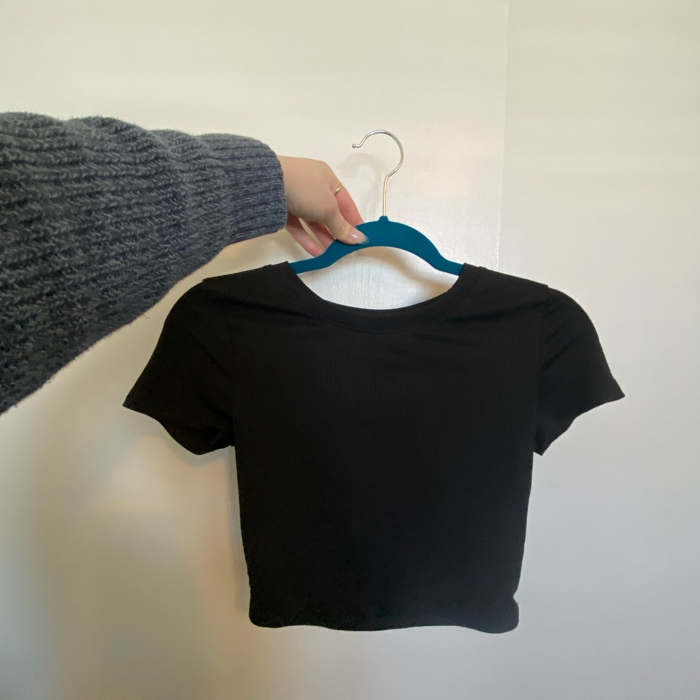 Two cropped tees - Picture 4 of 4
